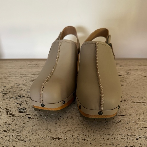 NWOB UGG®Women's Lanni Studded Slip-On Slingback Platform Clogs - Picture 12 of 17